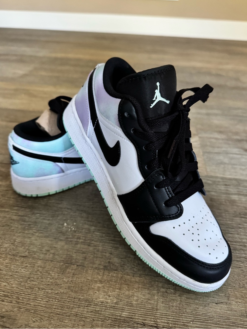Nike Air Jordan 1 Low SE GS White Mint Foam Black Size 5.5Y / Women’s 7 NEW